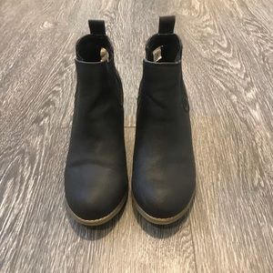 Perfect little black booties!! Size 6